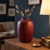 Vaas Artic mat violet in een sfeervol interieur
