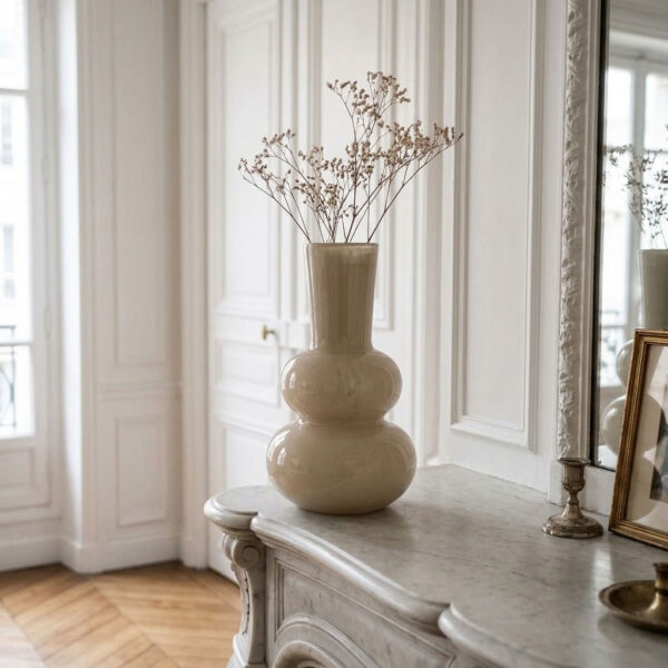 Vaas Lindi Elite beige in een sfeervol interieur