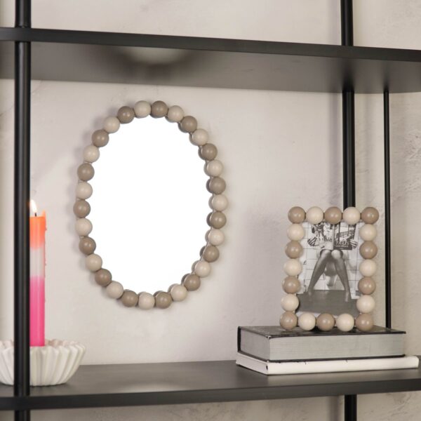 Spiegel bubbels zand taupe – sfeerfoto