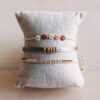 Miyuki armband met 5 mini madeliefjes – mix nude – foto 3