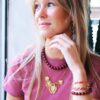 Dubbele Miyuki armband met 3 mini hartjes – magenta, foto 3
