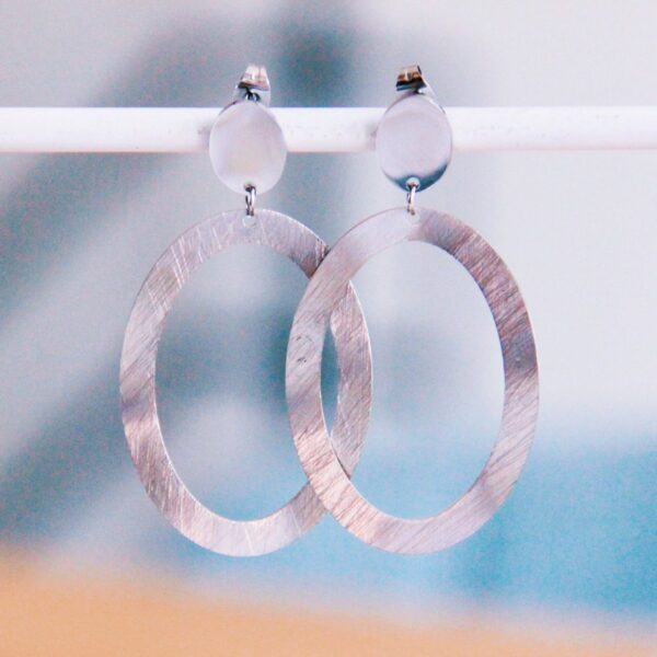 Statement oorbel grote ovale ring in zilver