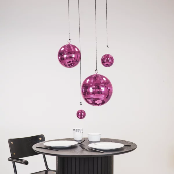 Discobal kersthanger roze – sfeerfoto