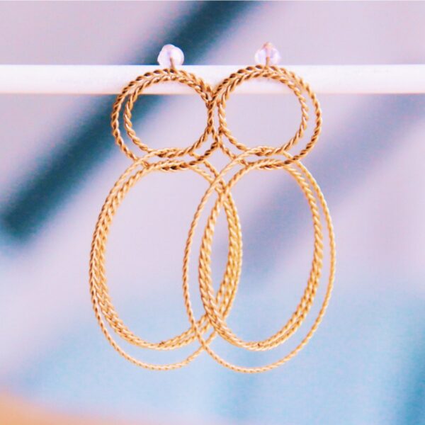 Statement oorbel ronde gedraaide ringen