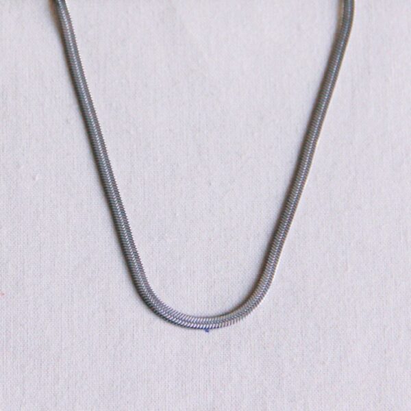 Zilveren kettinkje dames – Platte slangenketting 3 mm – zilver