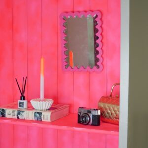 Spiegel Wavey Neon Roze – MDF 24 x 33 cm