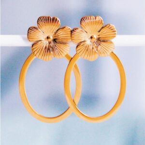 Ovale statement oorbellen met bloem