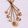 Fijne ketting met madeliefje bloem – creme – foto 2