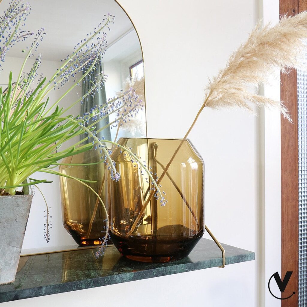 Mondgeblazen vaas Sill in cognac van dik glas