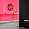 Kerstkrans kerstballen roze oranje – foto 3