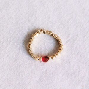 Elastische ring met natuursteen – Fuchsia