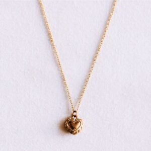 Fijne ketting met gegraveerd hart – goud