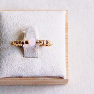 Elastische ring met natuursteen – roze