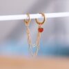 Oorbellenset met D-ketting en rood hart – goud, foto 2