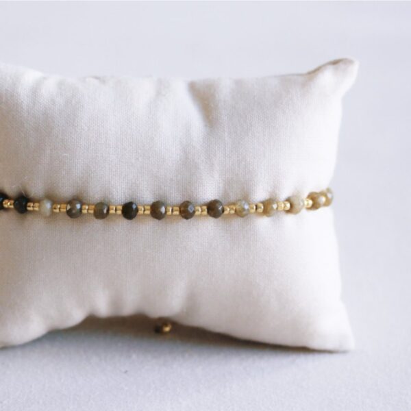 Edelsteen armband met vergulde Miyuki in olijf