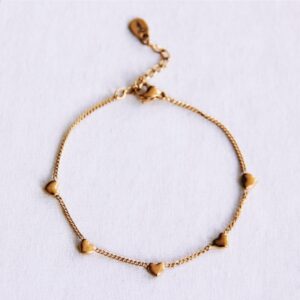Fijne armband met hartjes – goud