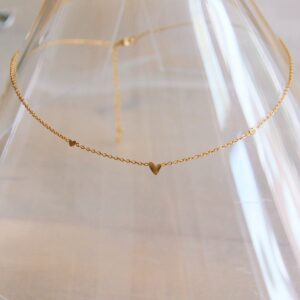 Fijne ketting met 3 mini hartjes